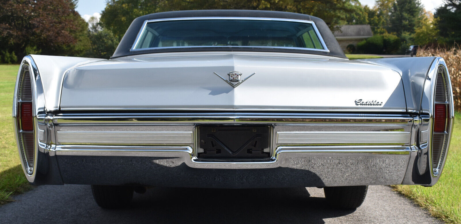 Cadillac-DeVille-Berline-1968-4