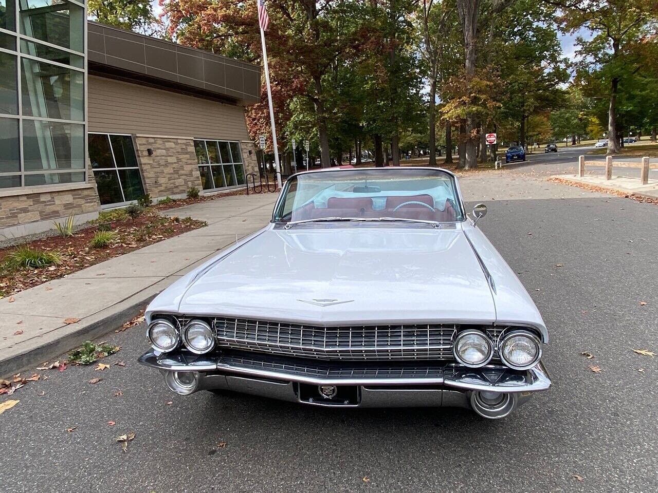 Cadillac-DeVille-Cabriolet-1961-1