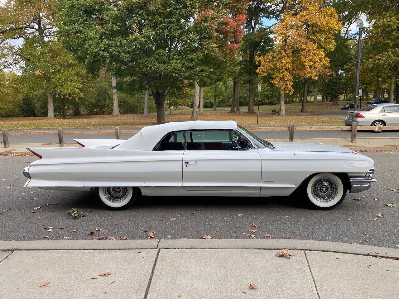 Cadillac-DeVille-Cabriolet-1961-11