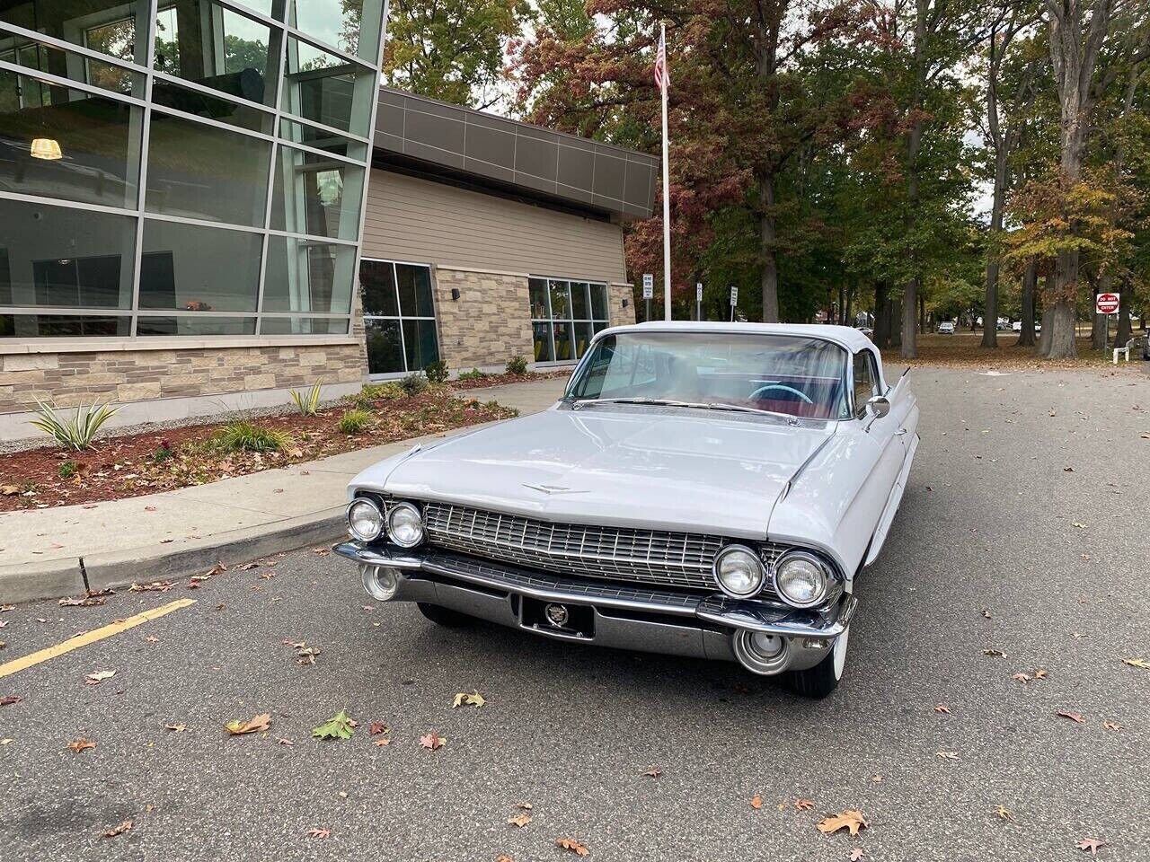 Cadillac-DeVille-Cabriolet-1961-18