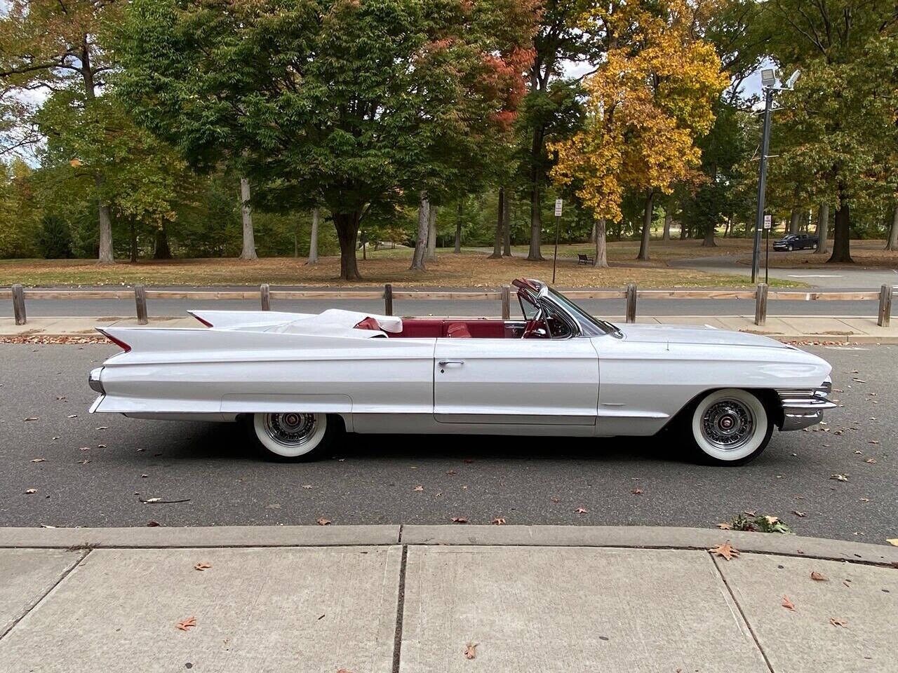 Cadillac-DeVille-Cabriolet-1961-3