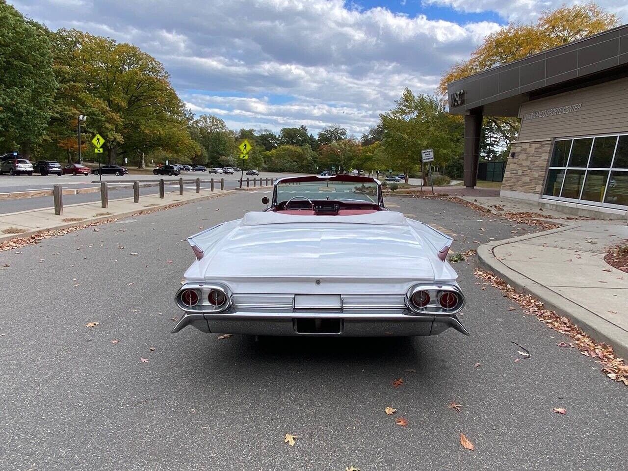 Cadillac-DeVille-Cabriolet-1961-4