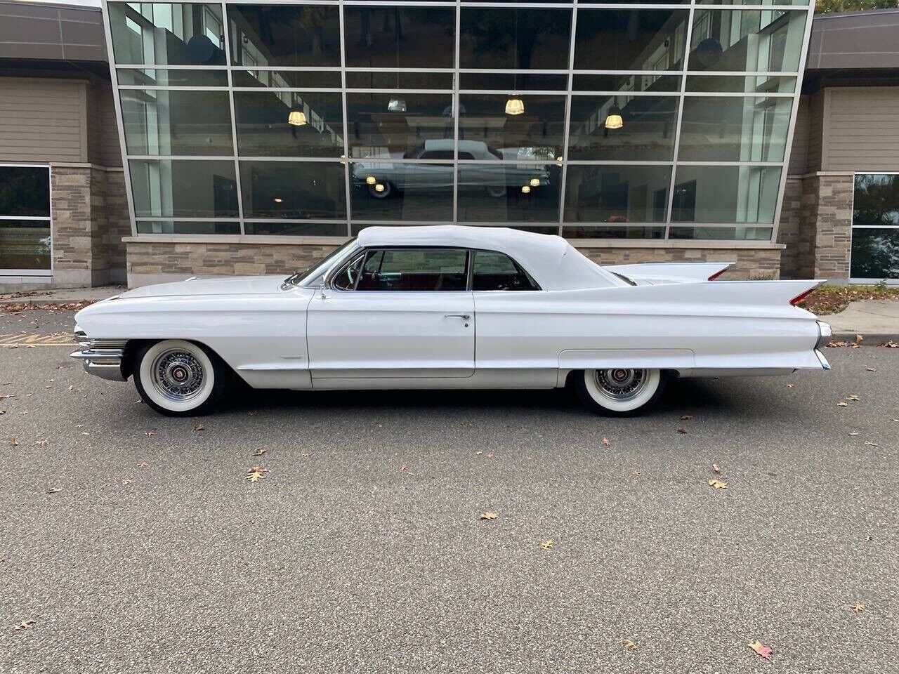 Cadillac-DeVille-Cabriolet-1961-7