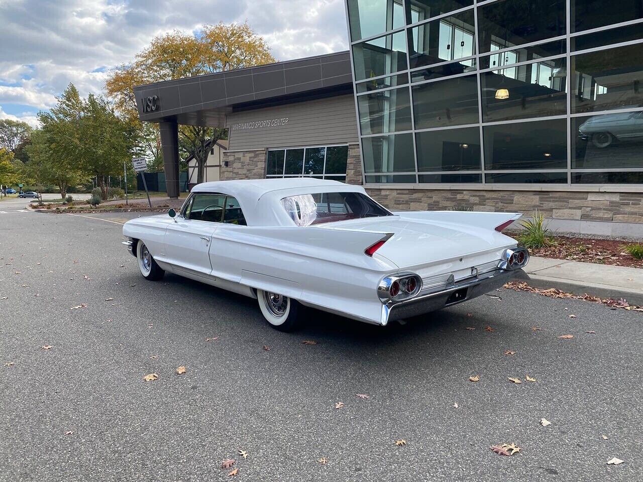 Cadillac-DeVille-Cabriolet-1961-9