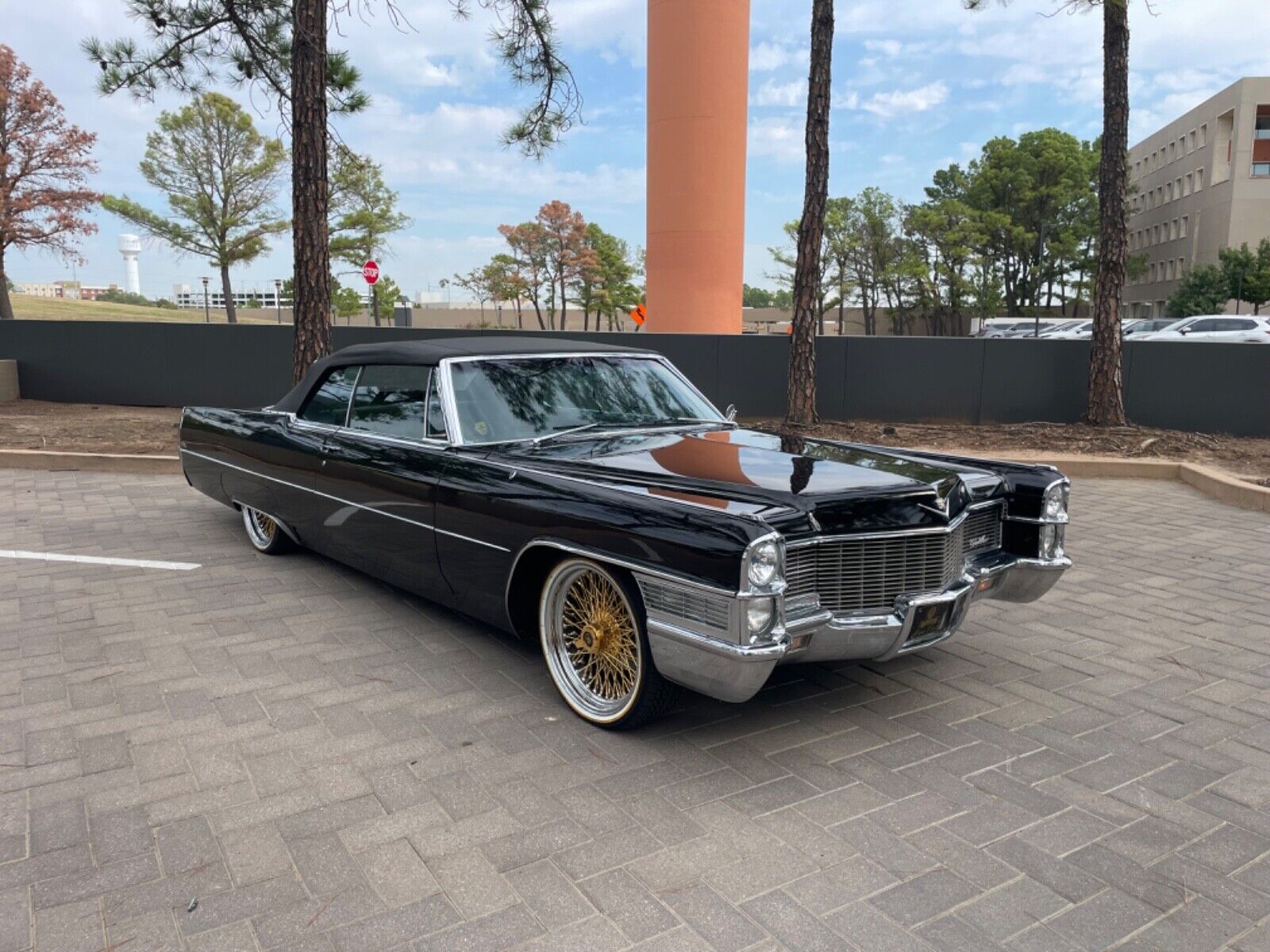 Cadillac-DeVille-Cabriolet-1965-2