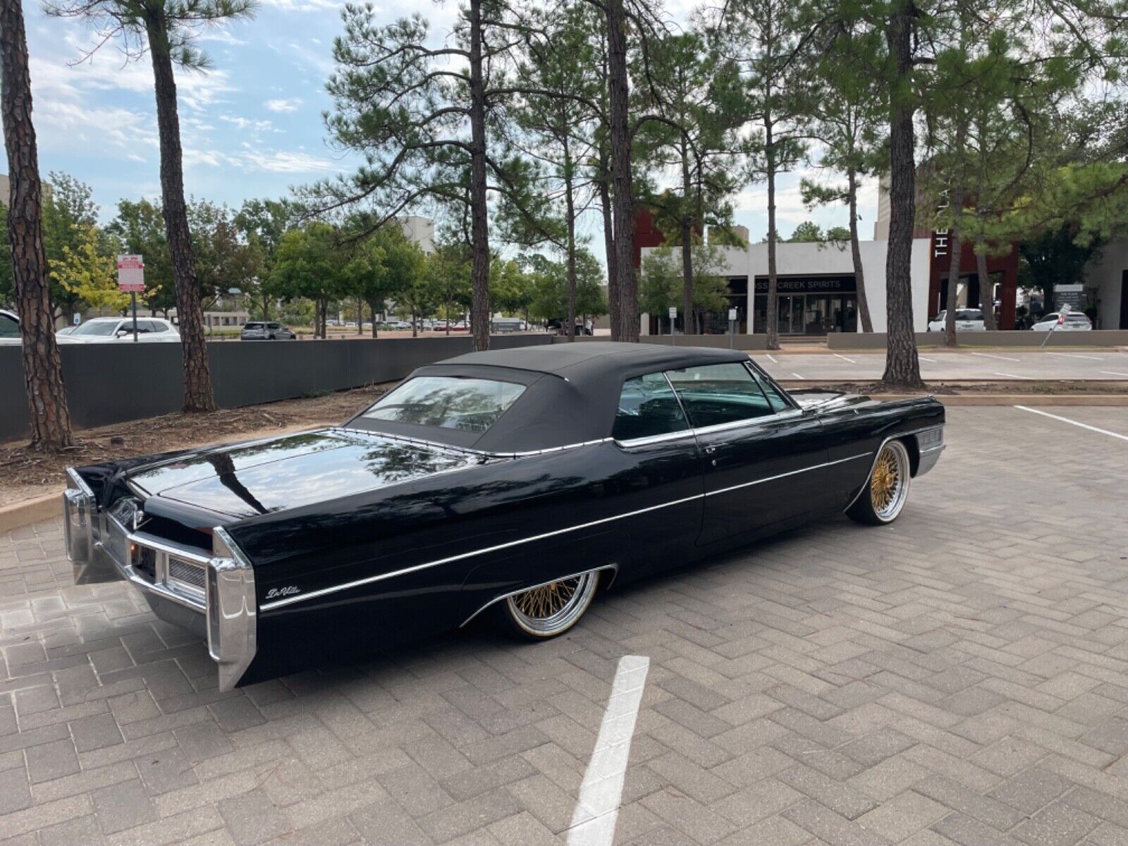 Cadillac-DeVille-Cabriolet-1965-3