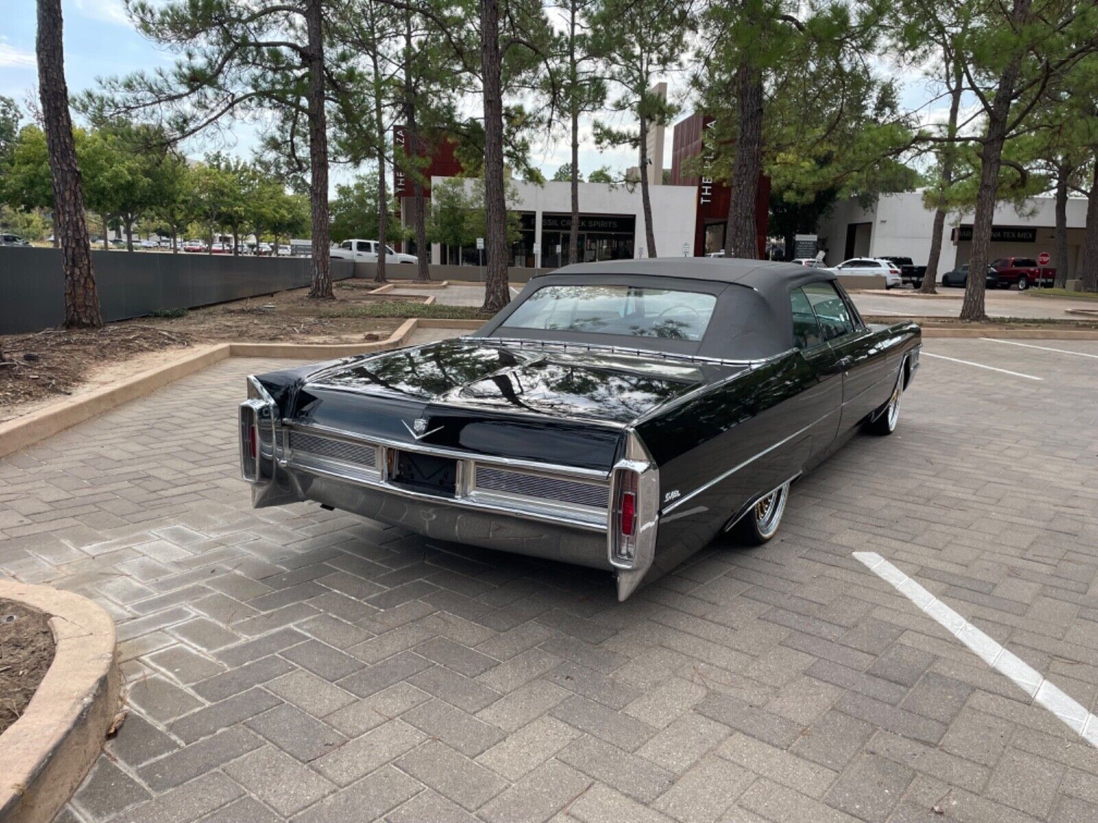 Cadillac-DeVille-Cabriolet-1965-4