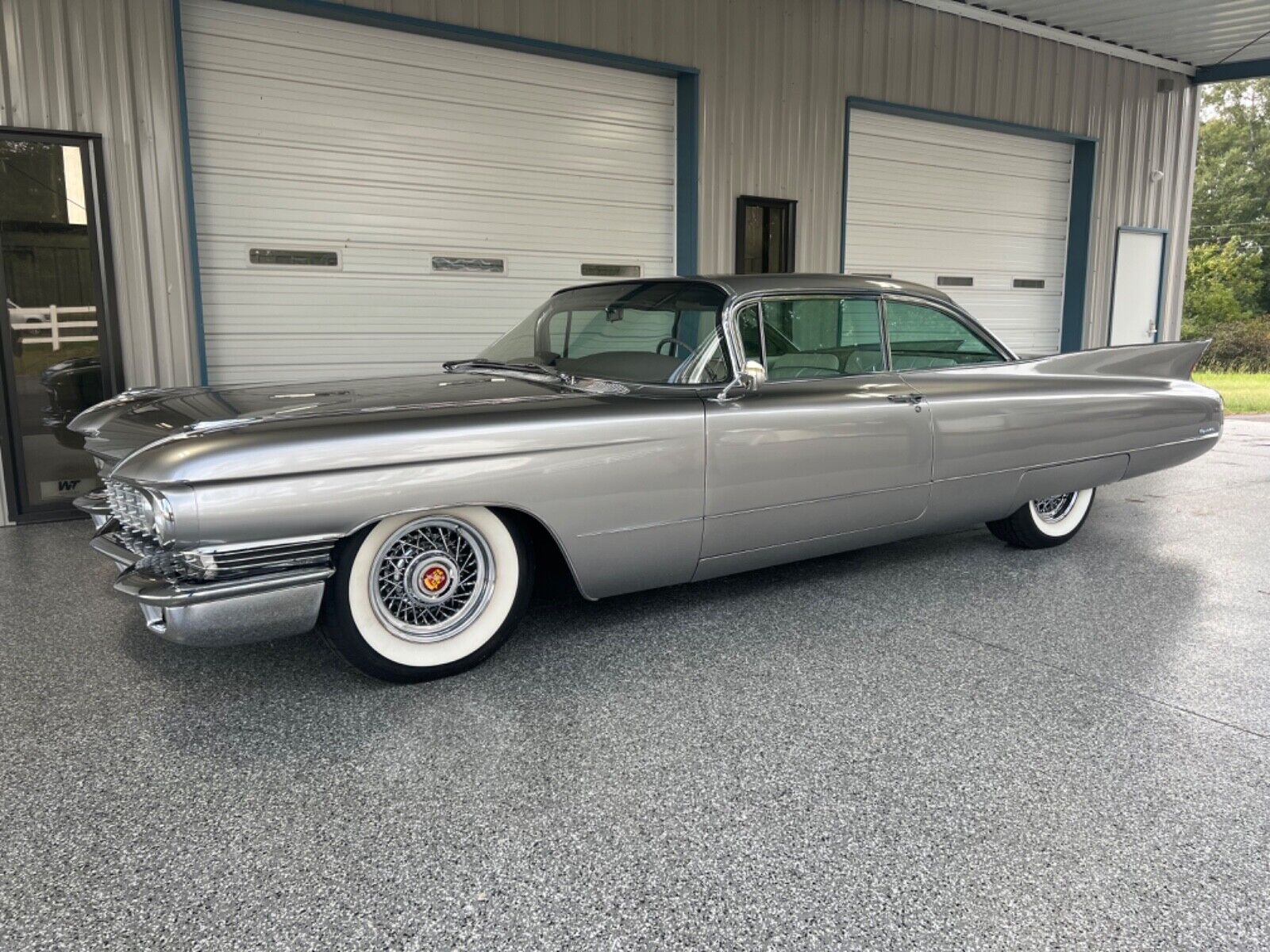 Cadillac-DeVille-Coupe-1960-1