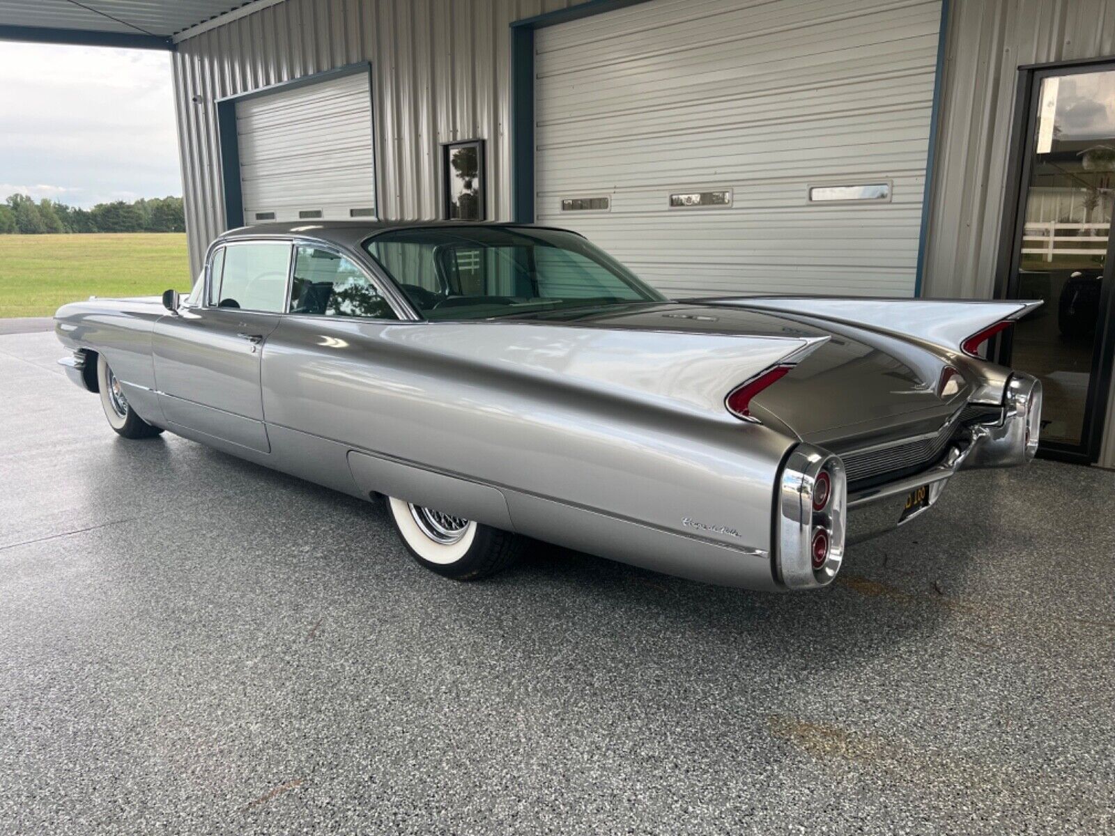 Cadillac-DeVille-Coupe-1960-11