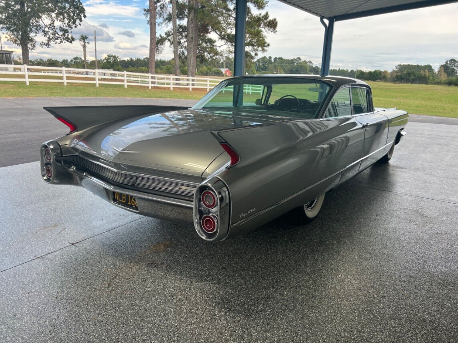 Cadillac-DeVille-Coupe-1960-8