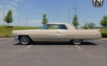 Cadillac-DeVille-Coupe-1964-2