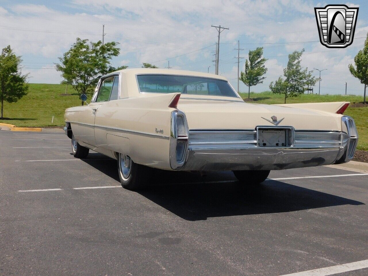 Cadillac-DeVille-Coupe-1964-3