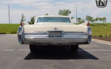 Cadillac-DeVille-Coupe-1964-4