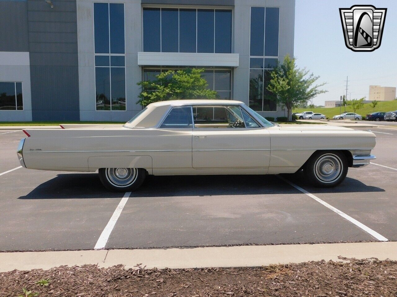 Cadillac-DeVille-Coupe-1964-6