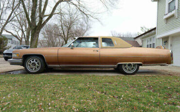 Cadillac-DeVille-Coupe-1976-2