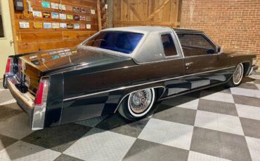 Cadillac-DeVille-Coupe-1977-11