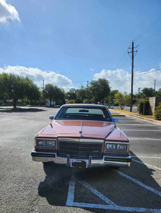 Cadillac-Deville-1983