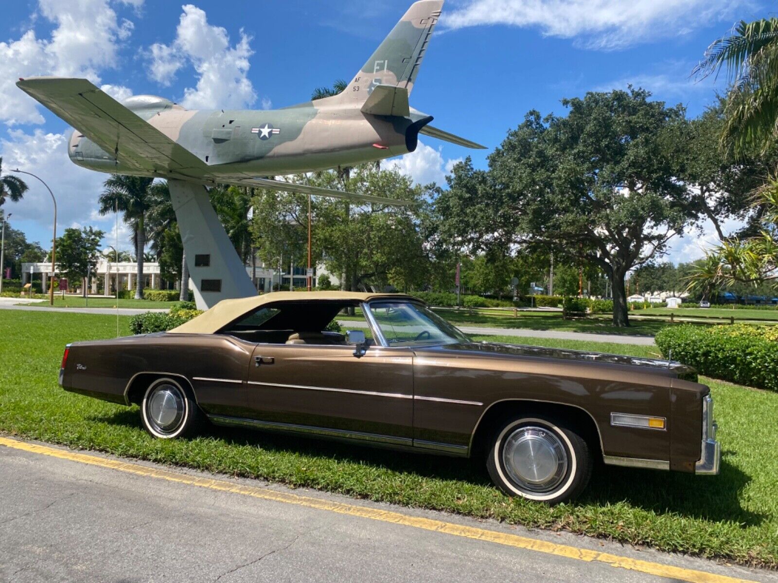 Cadillac-Eldorado-Cabriolet-1976-21