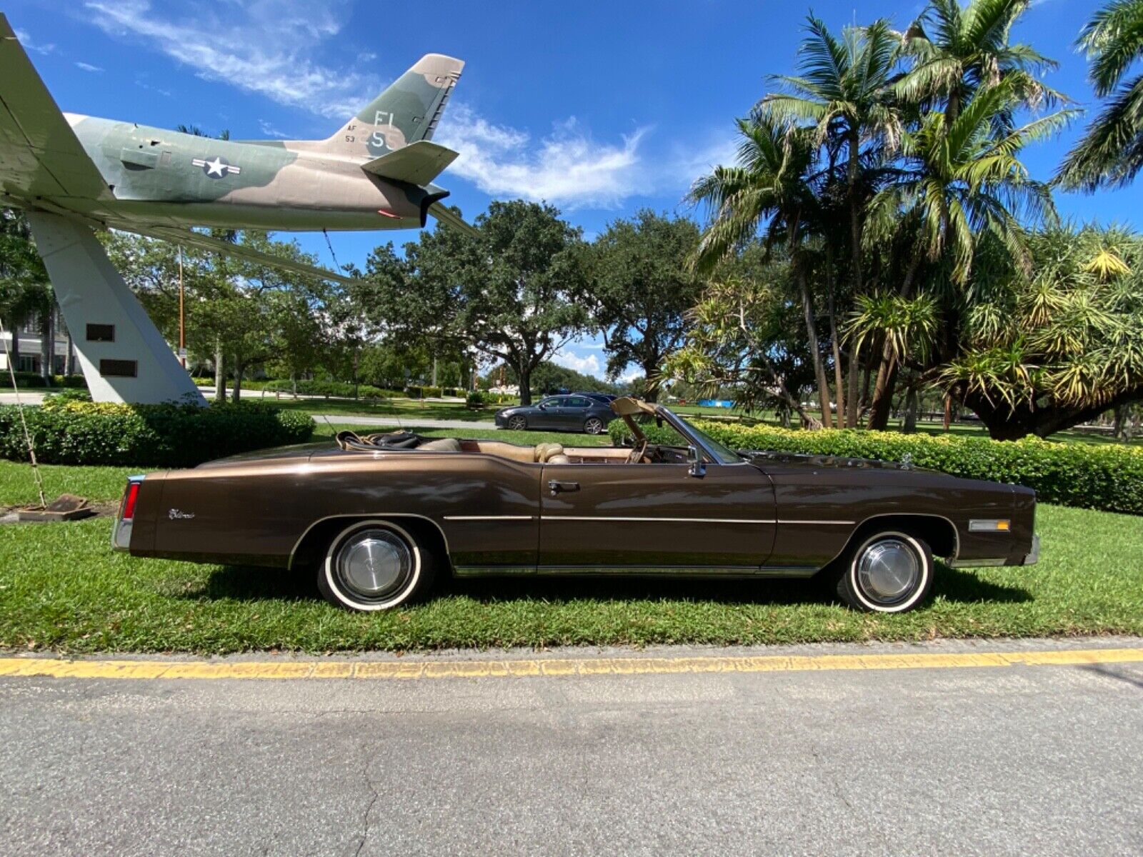 Cadillac-Eldorado-Cabriolet-1976-24