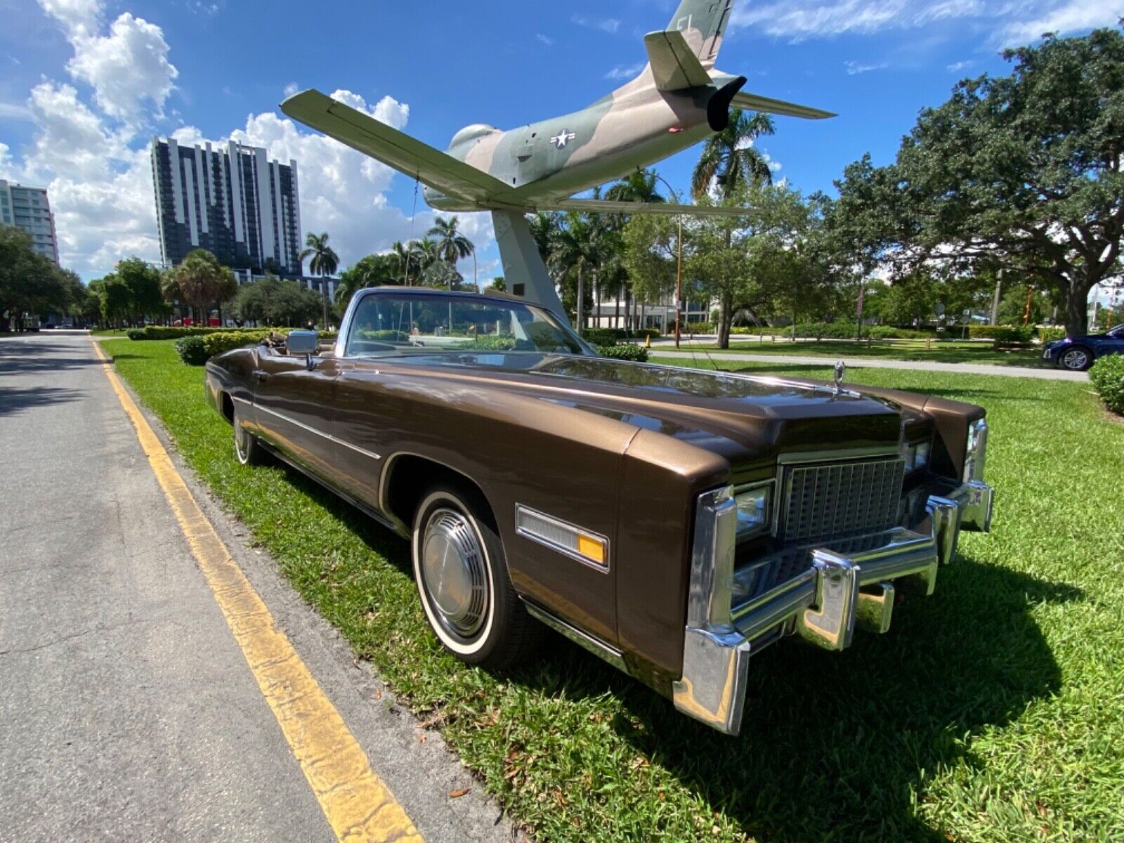 Cadillac-Eldorado-Cabriolet-1976-25