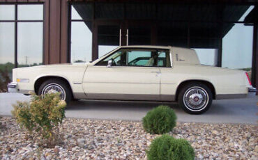 Cadillac-Eldorado-Coupe-1981-6