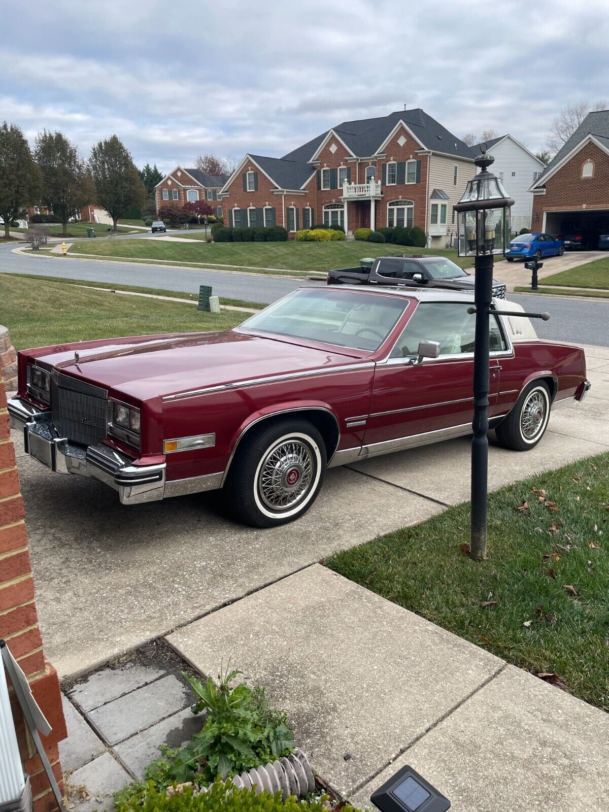 Cadillac-Eldorado-Coupe-1983-2