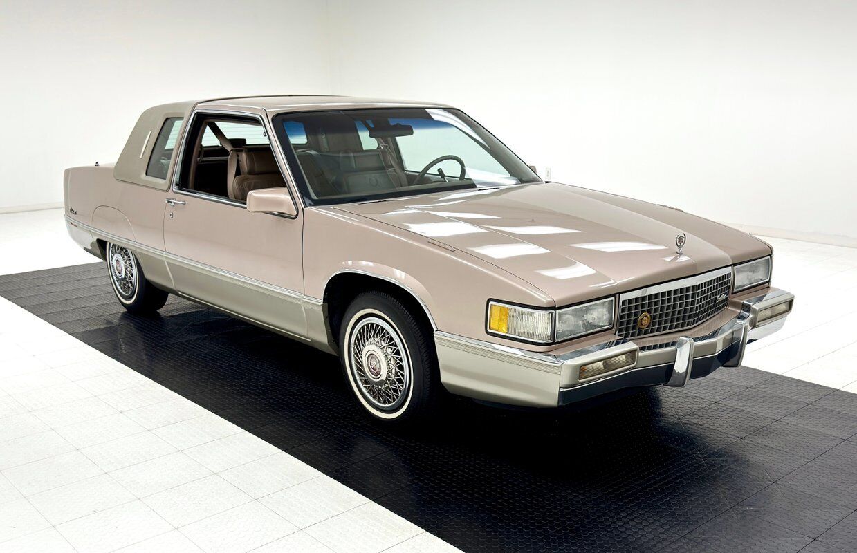 Cadillac-Fleetwood-1990-6