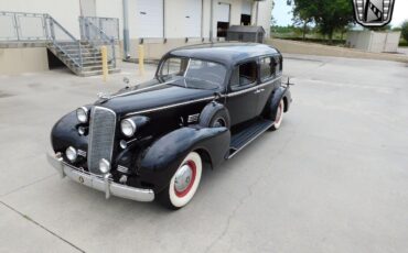 Cadillac-Fleetwood-Berline-1937-9