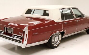 Cadillac-Fleetwood-Berline-1984-4