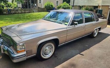 Cadillac-Fleetwood-Berline-1986-14