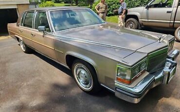 Cadillac-Fleetwood-Berline-1986-8