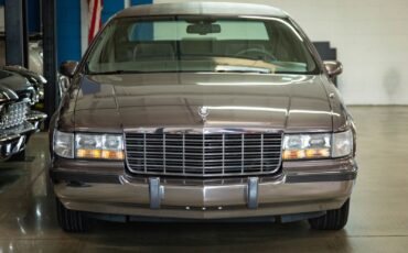 Cadillac-Fleetwood-Berline-1993-12