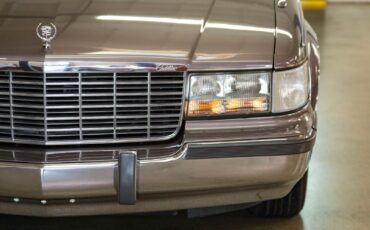 Cadillac-Fleetwood-Berline-1993-15