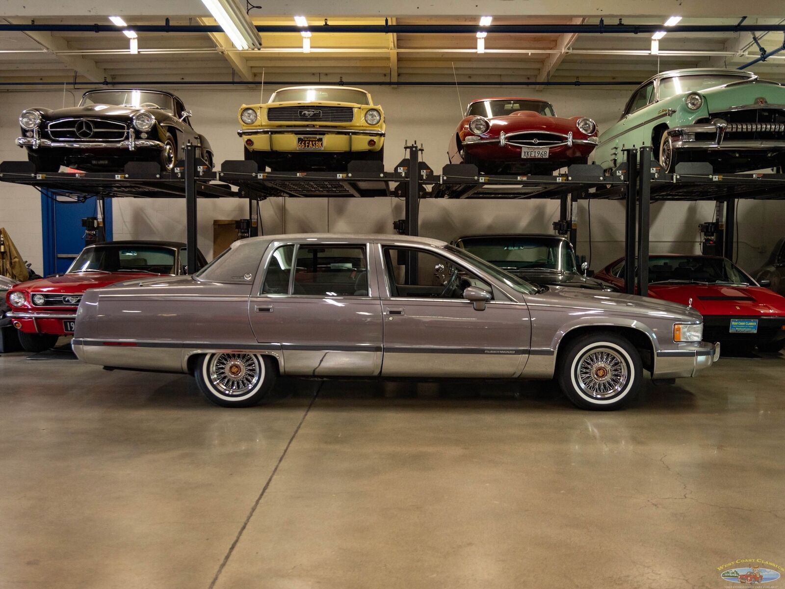 Cadillac-Fleetwood-Berline-1993-2