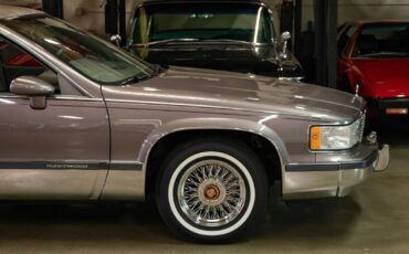 Cadillac-Fleetwood-Berline-1993-3