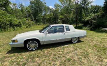 Cadillac-Fleetwood-Coupe-1989-1