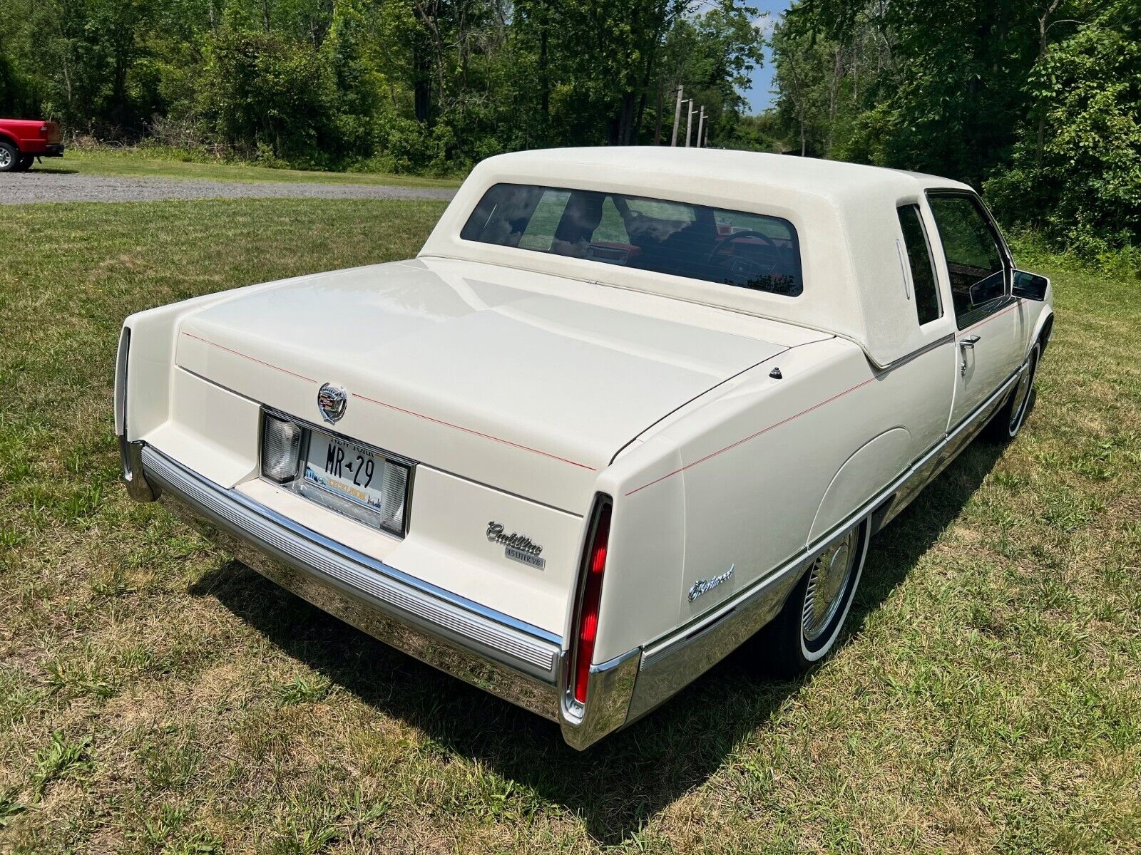 Cadillac-Fleetwood-Coupe-1989-16