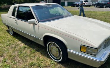 Cadillac-Fleetwood-Coupe-1989-2