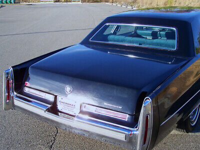 Cadillac-Fleetwood-Limousine-1976-19