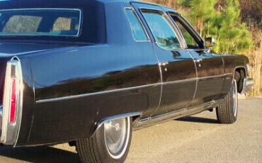 Cadillac-Fleetwood-Limousine-1976-23