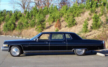 Cadillac-Fleetwood-Limousine-1976-5