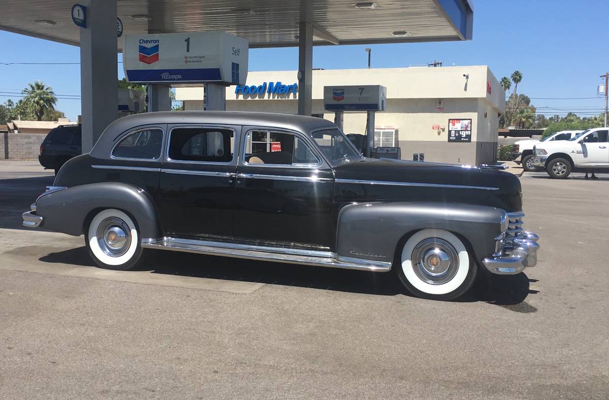 Cadillac-Fleetwood-imperial-1948-16