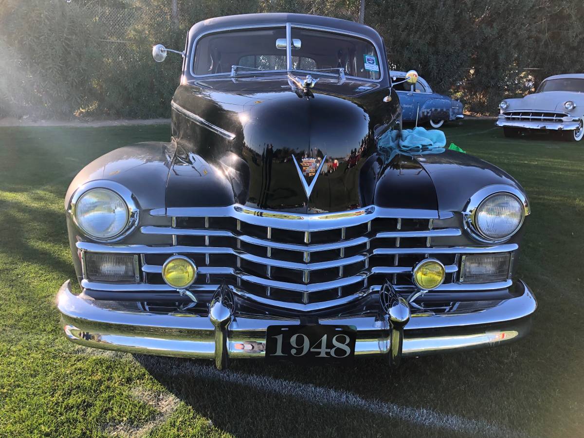 Cadillac-Fleetwood-imperial-1948-18