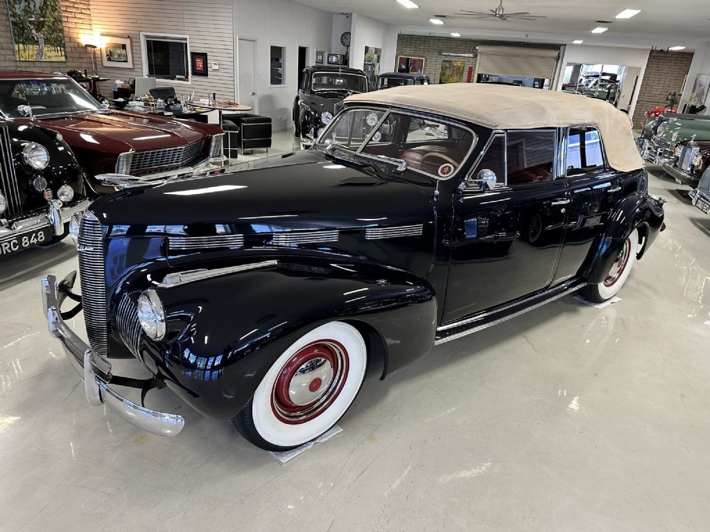 Cadillac-LaSalle-Model-52-Convertible-Sedan-1940-15