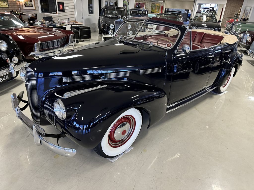 Cadillac-LaSalle-Model-52-Convertible-Sedan-1940-16