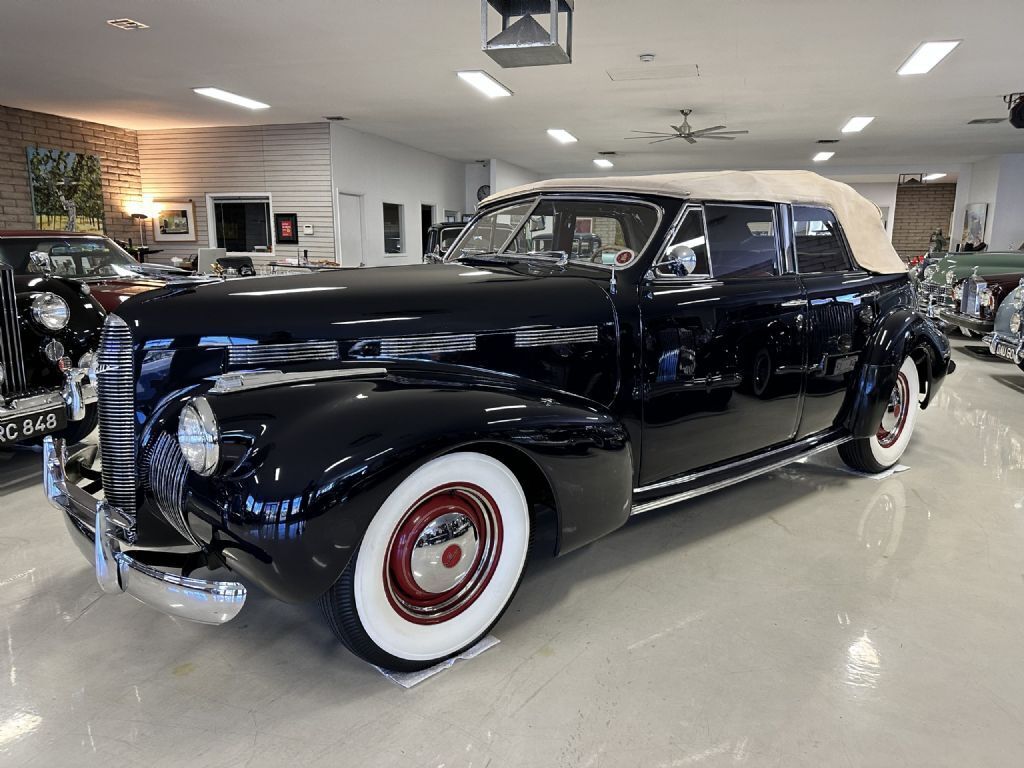 Cadillac-LaSalle-Model-52-Convertible-Sedan-1940-17