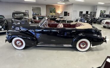 Cadillac-LaSalle-Model-52-Convertible-Sedan-1940-18