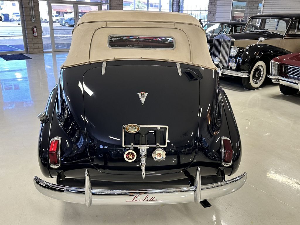 Cadillac-LaSalle-Model-52-Convertible-Sedan-1940-23