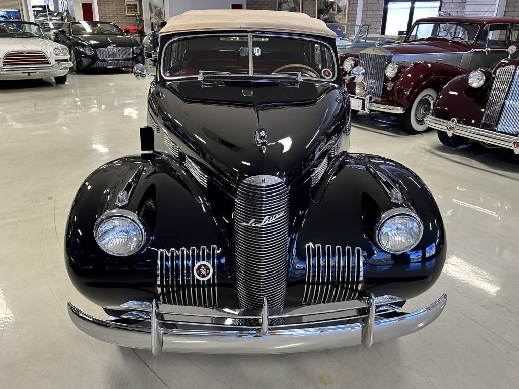 Cadillac-LaSalle-Model-52-Convertible-Sedan-1940-31