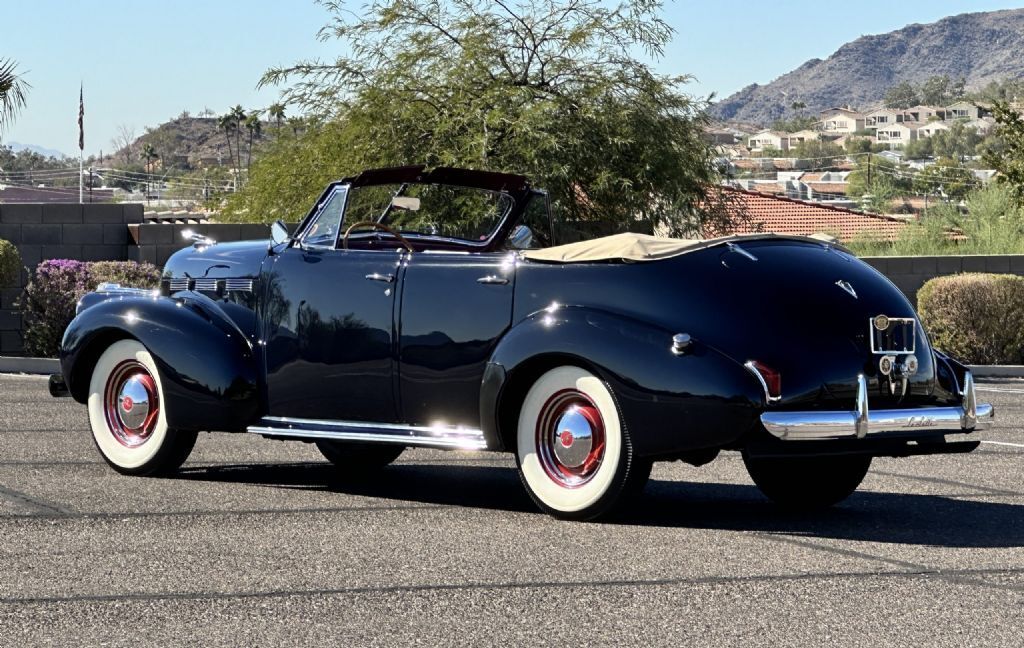 Cadillac-LaSalle-Model-52-Convertible-Sedan-1940-5